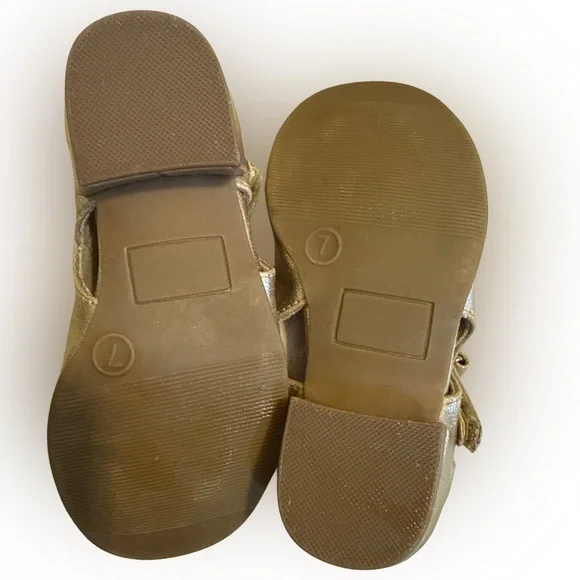 Olive & Edie Little Girls Size 7 Gold Metallic Mary Jane Shoes - Picture 4 of 6